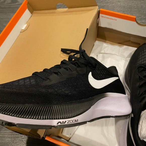 Nike Air Zoom Pegasus 37 US9 MEN'S Black & White Running shoes - Picture 7 of 8